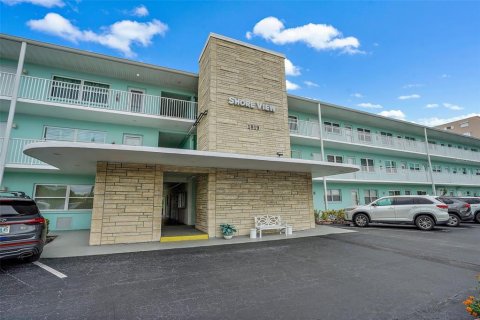 Condo in South Pasadena, Florida, 2 bedrooms  № 1340072 - photo 1