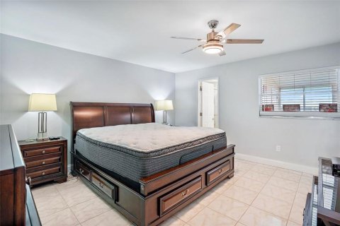 Condo in South Pasadena, Florida, 2 bedrooms  № 1340072 - photo 29