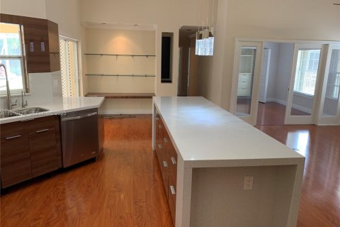 Villa ou maison à louer à Weston, Floride: 4 chambres, 217.95 m2 № 1983701 - photo 6