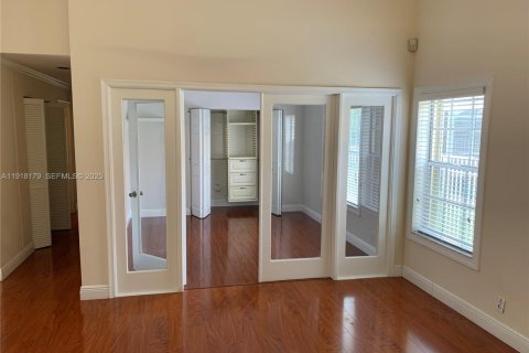 Villa ou maison à louer à Weston, Floride: 4 chambres, 217.95 m2 № 1983701 - photo 8