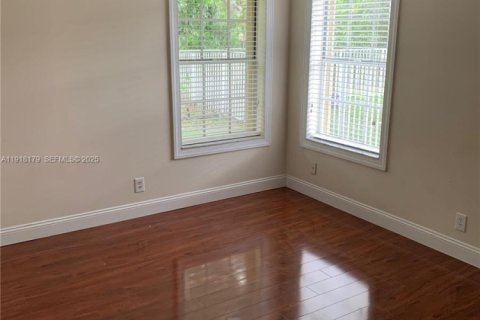 Villa ou maison à louer à Weston, Floride: 4 chambres, 217.95 m2 № 1983701 - photo 11