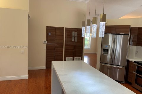 Villa ou maison à louer à Weston, Floride: 4 chambres, 217.95 m2 № 1983701 - photo 5