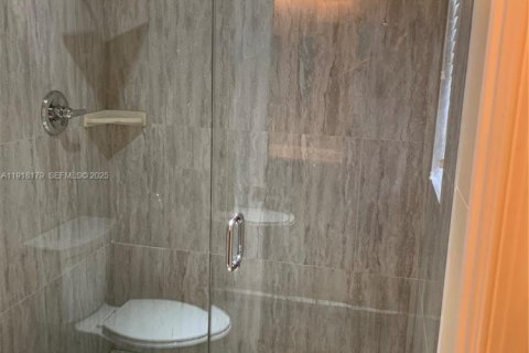 Villa ou maison à louer à Weston, Floride: 4 chambres, 217.95 m2 № 1983701 - photo 10