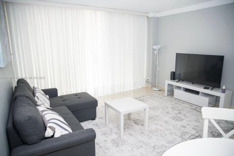 Copropriété à louer à Aventura, Floride: 1 chambre, 68.84 m2 № 2016504 - photo 2