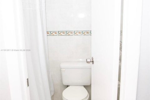 Copropriété à louer à Aventura, Floride: 1 chambre, 68.84 m2 № 2016504 - photo 9