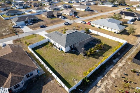 Casa en venta en Cape Coral, Florida, 4 dormitorios, 149.94 m2 № 2032501 - foto 17