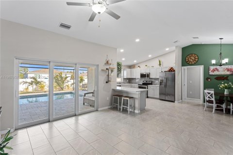 Casa en venta en Cape Coral, Florida, 4 dormitorios, 149.94 m2 № 2032501 - foto 11