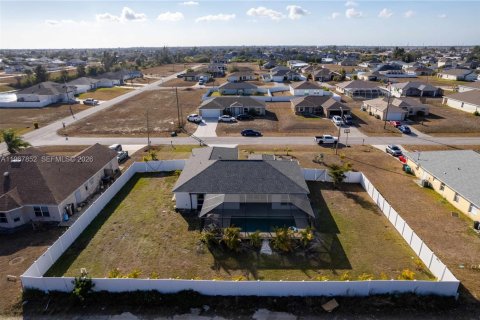 Casa en venta en Cape Coral, Florida, 4 dormitorios, 149.94 m2 № 2032501 - foto 7