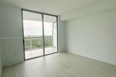 Condo in North Miami, Florida, 3 bedrooms  № 2401280 - photo 13