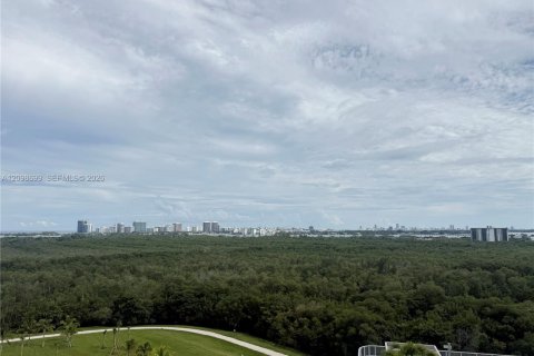 Condo in North Miami, Florida, 3 bedrooms  № 2401280 - photo 3