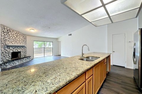 Duplex in Orlando, Florida 3 bedrooms, 128.76 sq.m. № 2214790 - photo 14
