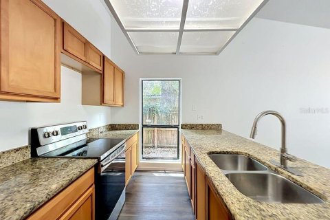 Duplex in Orlando, Florida 3 bedrooms, 128.76 sq.m. № 2214790 - photo 12