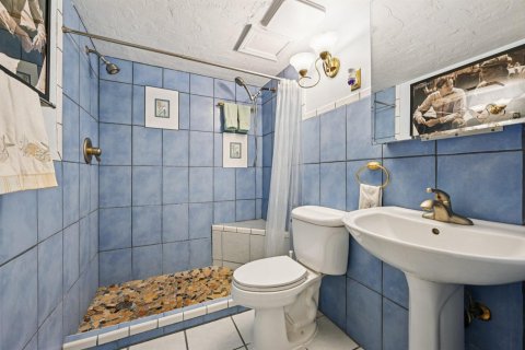 Condo in Jensen Beach, Florida, 1 bedroom  № 2242280 - photo 9