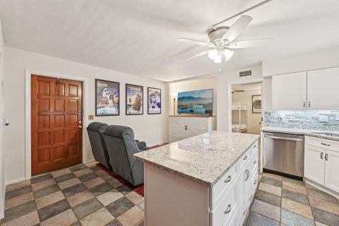 Condo in Jensen Beach, Florida, 1 bedroom  № 2242280 - photo 18