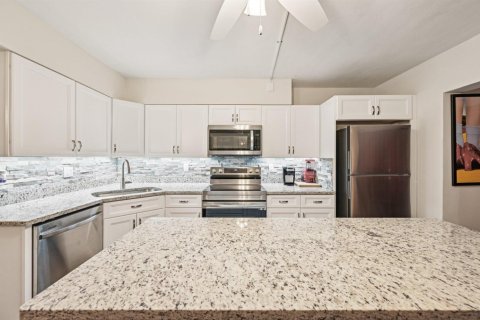 Condo in Jensen Beach, Florida, 1 bedroom  № 2242280 - photo 13