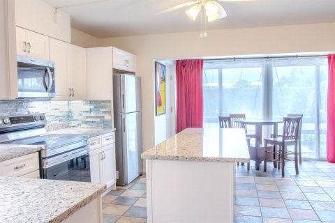 Condo in Jensen Beach, Florida, 1 bedroom  № 2242280 - photo 6