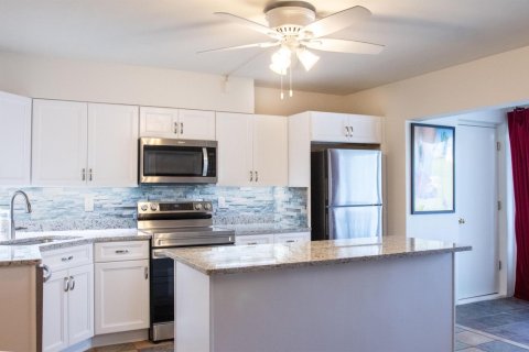 Condo in Jensen Beach, Florida, 1 bedroom  № 2242280 - photo 12