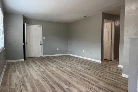 Propiedad comercial en venta en Lakeland, Florida, 6 dormitorios, 226.68 m2 № 1915372 - foto 10