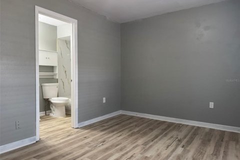 Propiedad comercial en venta en Lakeland, Florida, 6 dormitorios, 226.68 m2 № 1915372 - foto 12