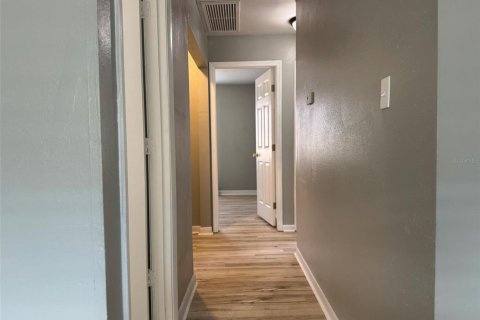 Propiedad comercial en venta en Lakeland, Florida, 6 dormitorios, 226.68 m2 № 1915372 - foto 11