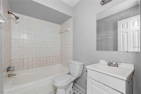 Propiedad comercial en venta en Lakeland, Florida, 6 dormitorios, 226.68 m2 № 1915372 - foto 24