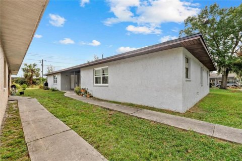 Propiedad comercial en venta en Lakeland, Florida, 6 dormitorios, 226.68 m2 № 1915372 - foto 1