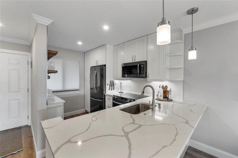 Copropriété à louer à Lake Worth, Floride: 1 chambre, 66.52 m2 № 2084562 - photo 2