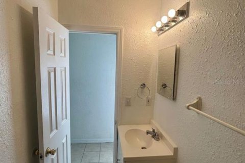 Casa en alquiler en Tampa, Florida, 1 dormitorio, 35.02 m2 № 2202460 - foto 9