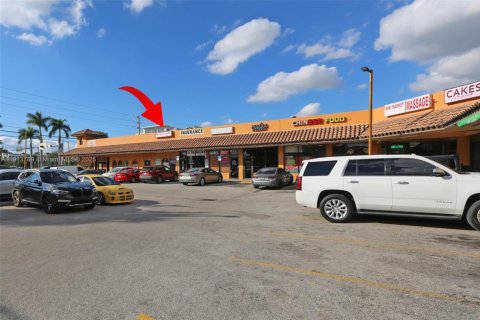 Propiedad comercial en venta en Doral, Florida № 1969847 - foto 9