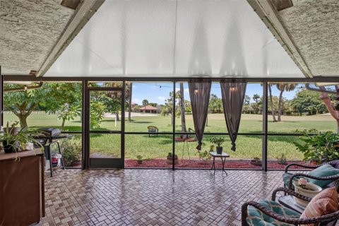 House in Tamarac, Florida 2 bedrooms, 156.45 sq.m. № 2307748 - photo 8