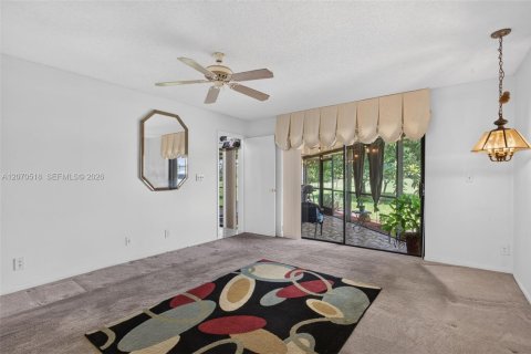 House in Tamarac, Florida 2 bedrooms, 156.45 sq.m. № 2307748 - photo 24