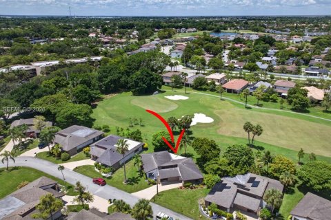House in Tamarac, Florida 2 bedrooms, 156.45 sq.m. № 2307748 - photo 4