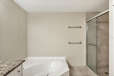 Condo in Sarasota, Florida, 2 bedrooms  № 1535176 - photo 18