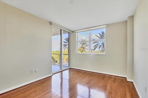 Condo in Sarasota, Florida, 2 bedrooms  № 1535176 - photo 19