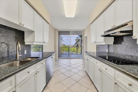 Condo in Sarasota, Florida, 2 bedrooms  № 1535176 - photo 11