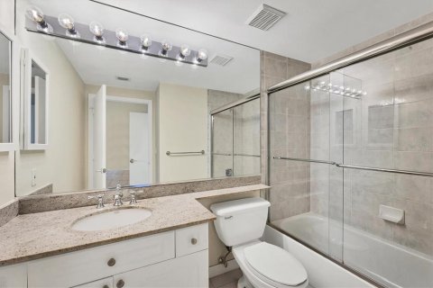 Condo in Sarasota, Florida, 2 bedrooms  № 1535176 - photo 20