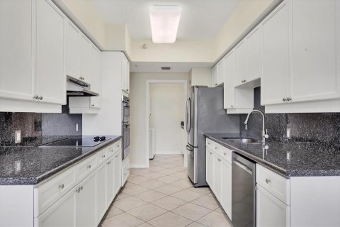 Condo in Sarasota, Florida, 2 bedrooms  № 1535176 - photo 10