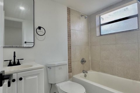 Apartamento en alquiler en Hallandale Beach, Florida, 1 dormitorio, 46.45 m2 № 2075454 - foto 14