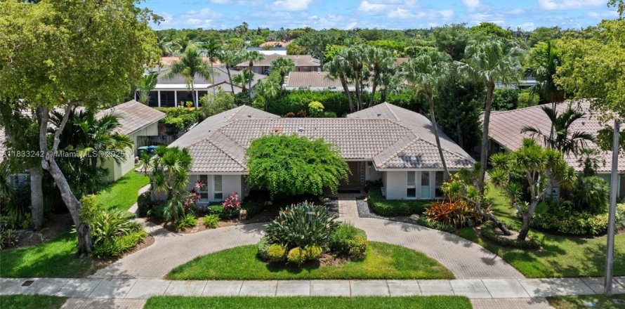 Casa en Miami, Florida 4 dormitorios, 245.82 m2 № 1811442