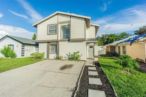 House in Tampa, Florida 3 bedrooms, 128.21 sq.m. № 2325027