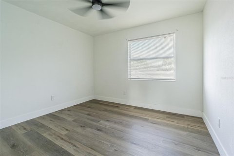 House in Tampa, Florida 3 bedrooms, 128.21 sq.m. № 2325027 - photo 12