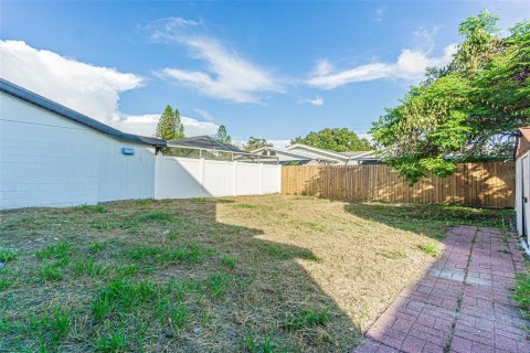 House in Tampa, Florida 3 bedrooms, 128.21 sq.m. № 2325027 - photo 20