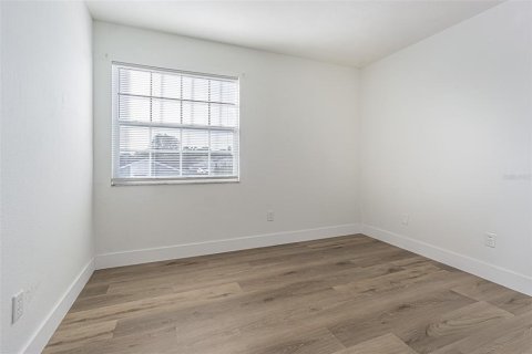 House in Tampa, Florida 3 bedrooms, 128.21 sq.m. № 2325027 - photo 14