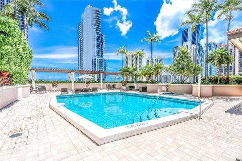 Copropriété à louer à Sunny Isles Beach, Floride: 3 chambres, 134.43 m2 № 1995515 - photo 22