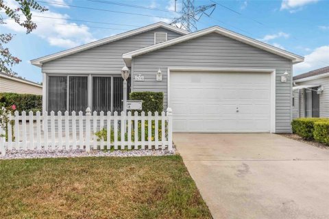 House in The Villages, Florida 2 bedrooms, 104.14 sq.m. № 1880671 - photo 1