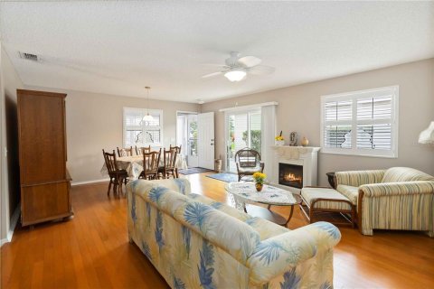 House in The Villages, Florida 2 bedrooms, 104.14 sq.m. № 1880671 - photo 8