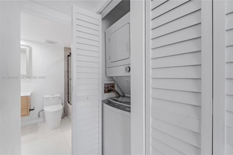 Copropriété à vendre à North Bay Village, Floride: 2 chambres, 95.69 m2 № 1990164 - photo 21