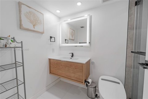 Copropriété à vendre à North Bay Village, Floride: 2 chambres, 95.69 m2 № 1990164 - photo 12