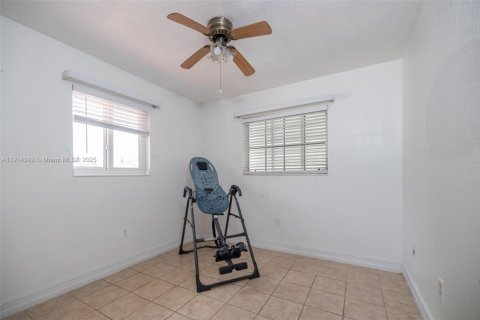 Casa en venta en Homestead, Florida, 4 dormitorios, 157 m2 № 1970377 - foto 23