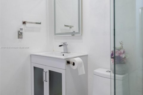 Casa en venta en Homestead, Florida, 4 dormitorios, 157 m2 № 1970377 - foto 25
